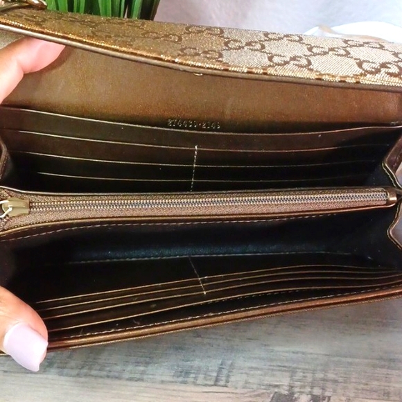 *SOLD* New Gucci Canvas GG gold gradient Continental long wallet with charms - Picture 9 of 14